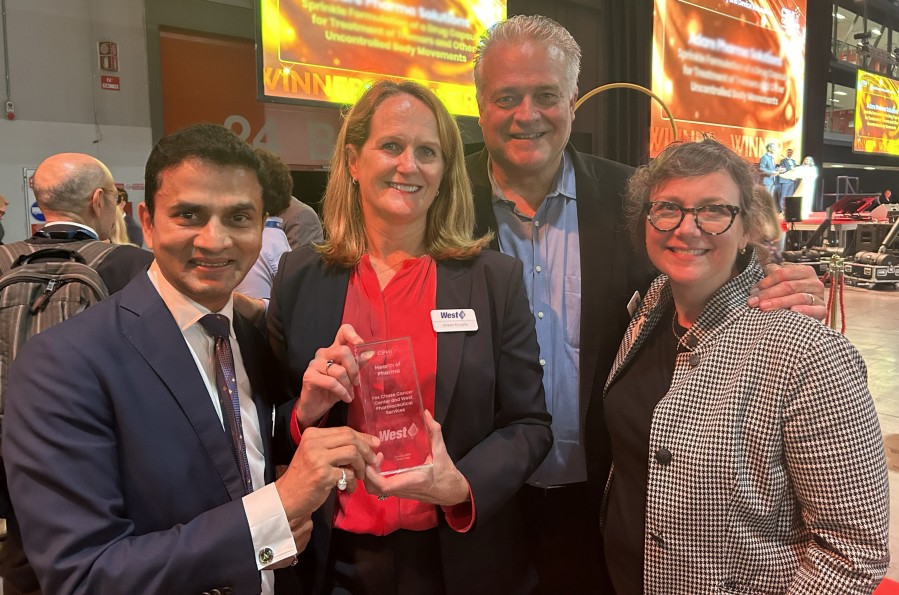 West team members Nilesh Shah, VP and GM of Emerging Markets; Aileen Kinsella, Head of Proprietary Sales, Developed Markets; Tim Osborne, VP Commercial Development; and Stacey Vaughan, VP Strategic Portfolio Management accept the CPHI Heart of Pharma Award in Milan, Italy.